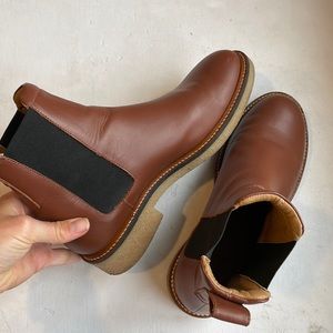 Everlane leather Chelsea boots